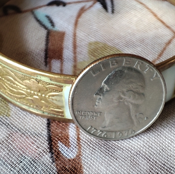 Brass Embossed Engraved Scroll Pattern Shell Tiled Bangle Bracelet Bohemian - Picture 6 of 7